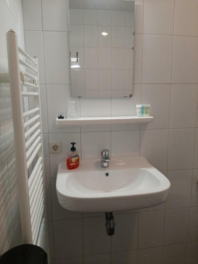 Herberg De Gekroonde Leeuw Arum Exteriör bild